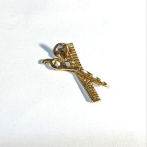 10k vintage yellow gold diamond etched hair stylist charm pendant comb scissors